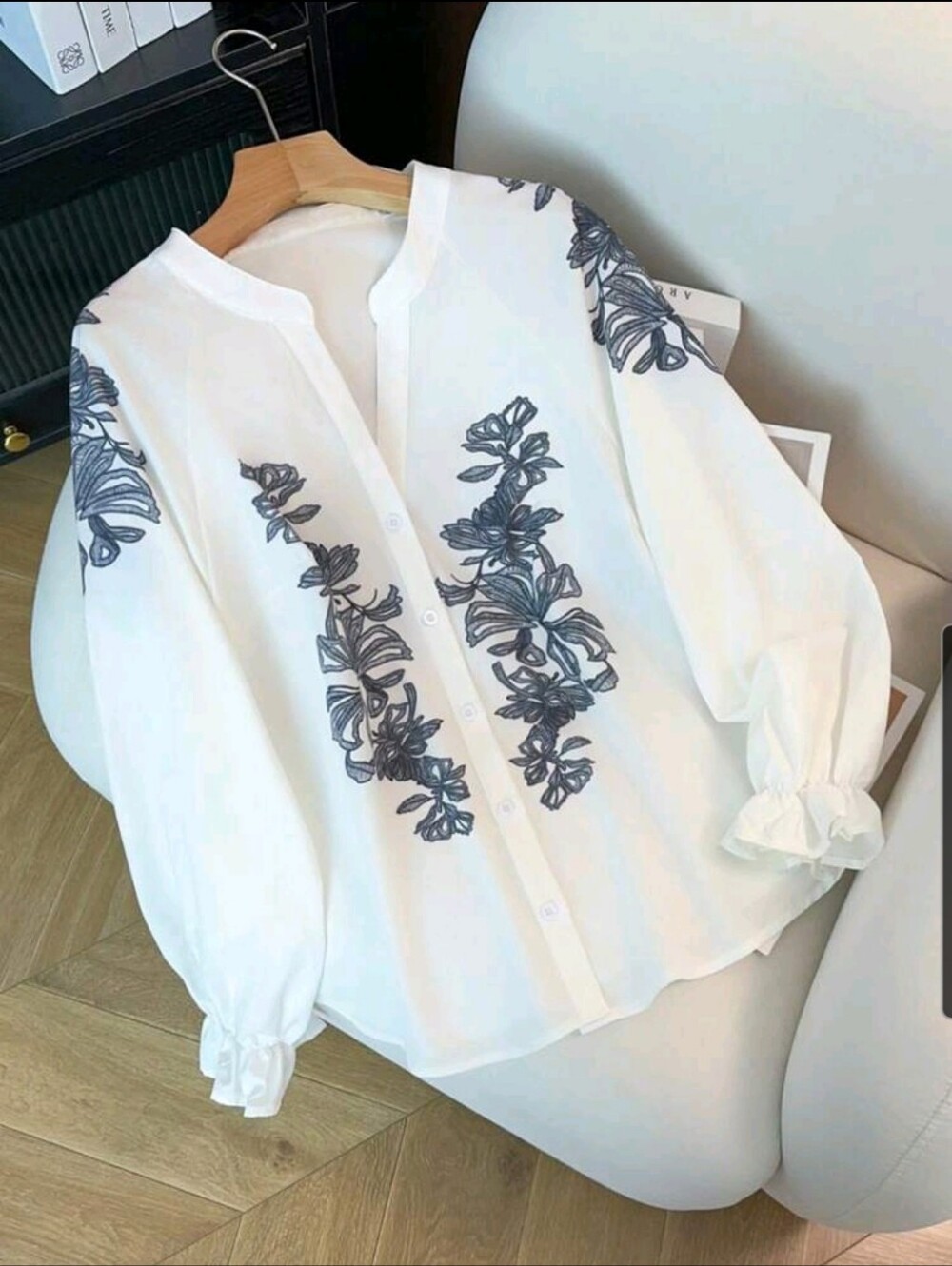 BRAND NEW ** White Embroidered Button-Front Blouse